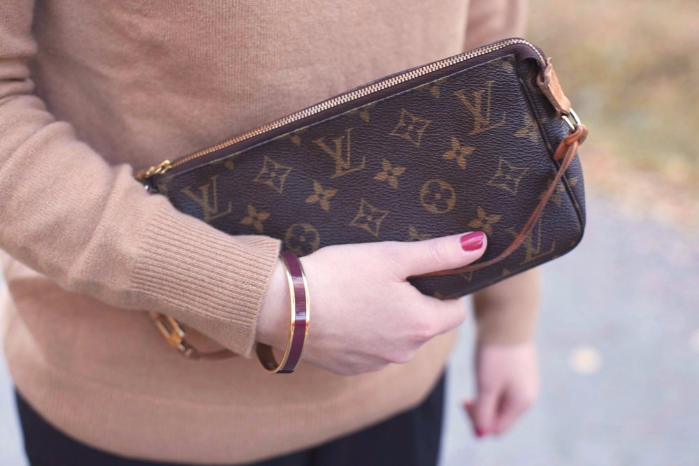 louis vuitton pochette.jpg